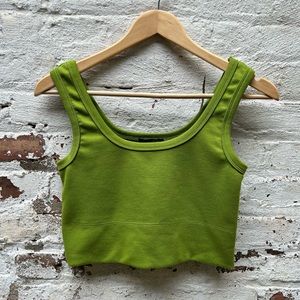 Women’s work out structured green crop top shirt size medium.